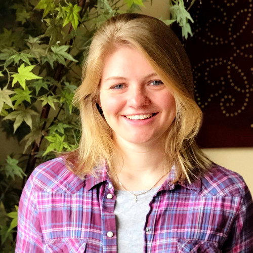 Victoria Easton headshot