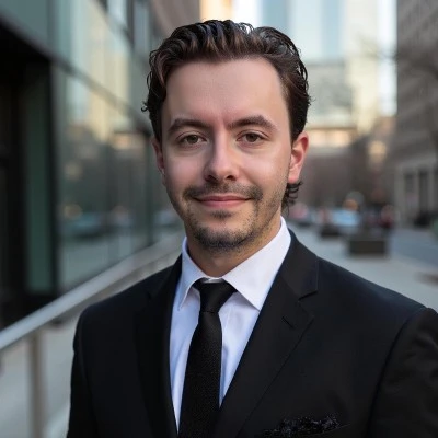TomHeagney_Headshot