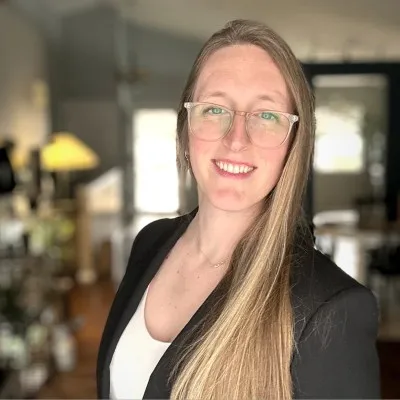 Jeanette James headshot